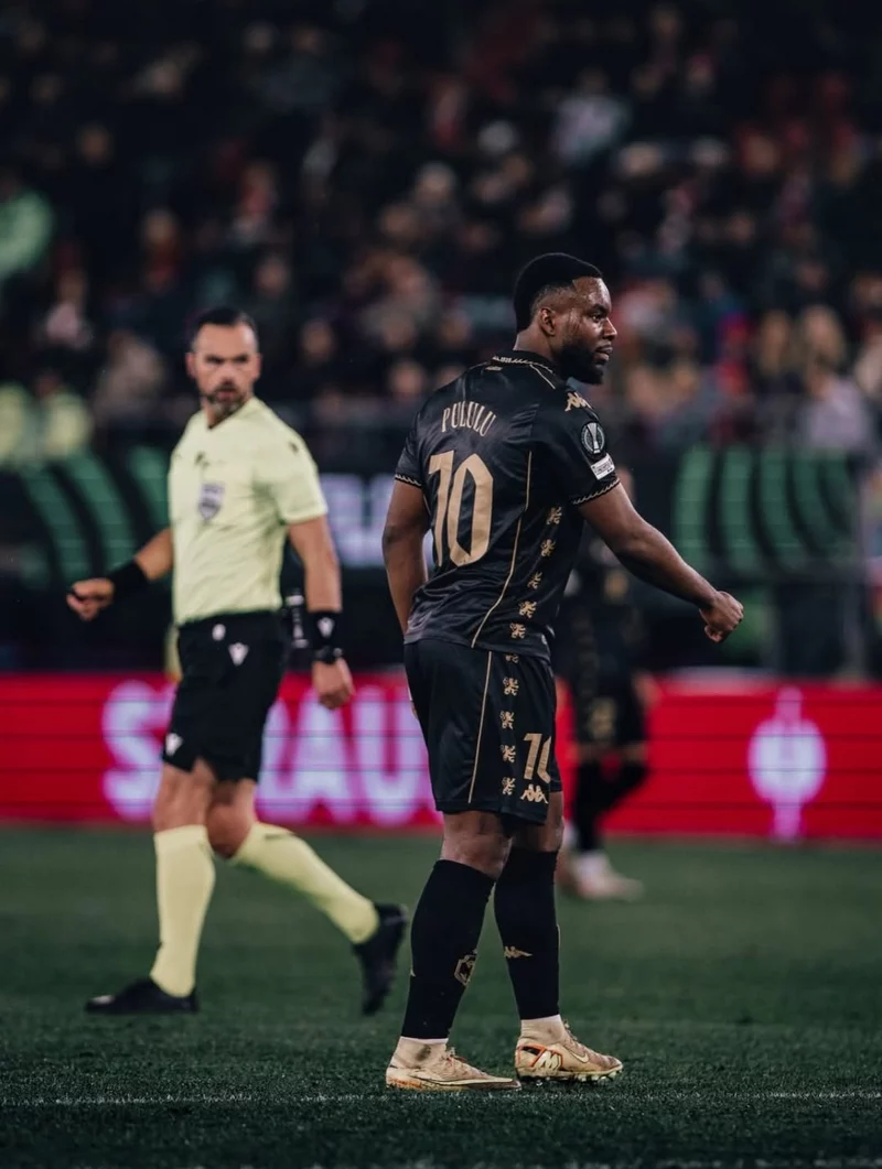 Hình ảnh cầu thủ Afimico Pululu 4