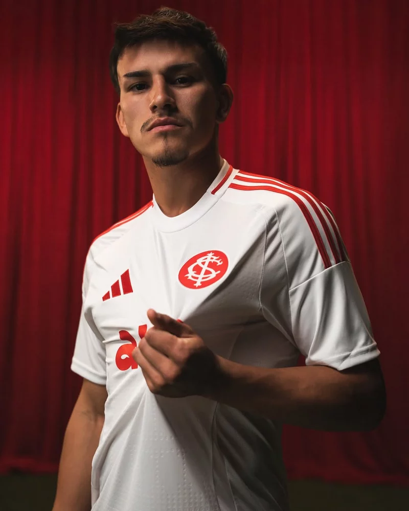 Alexandro Bernabei – Người hùng bên hành lang trái Internacional