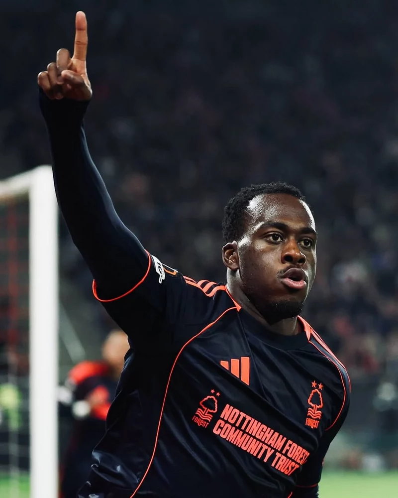 Hình ảnh cầu thủ Arnaud Kalimuendo 2