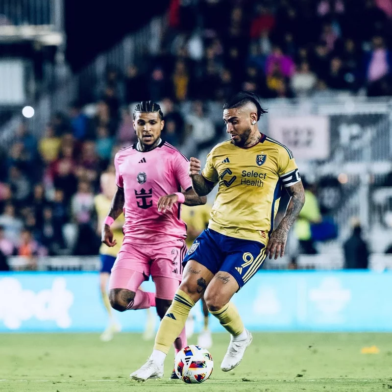 Hình ảnh cầu thủ Cristian Arango 2