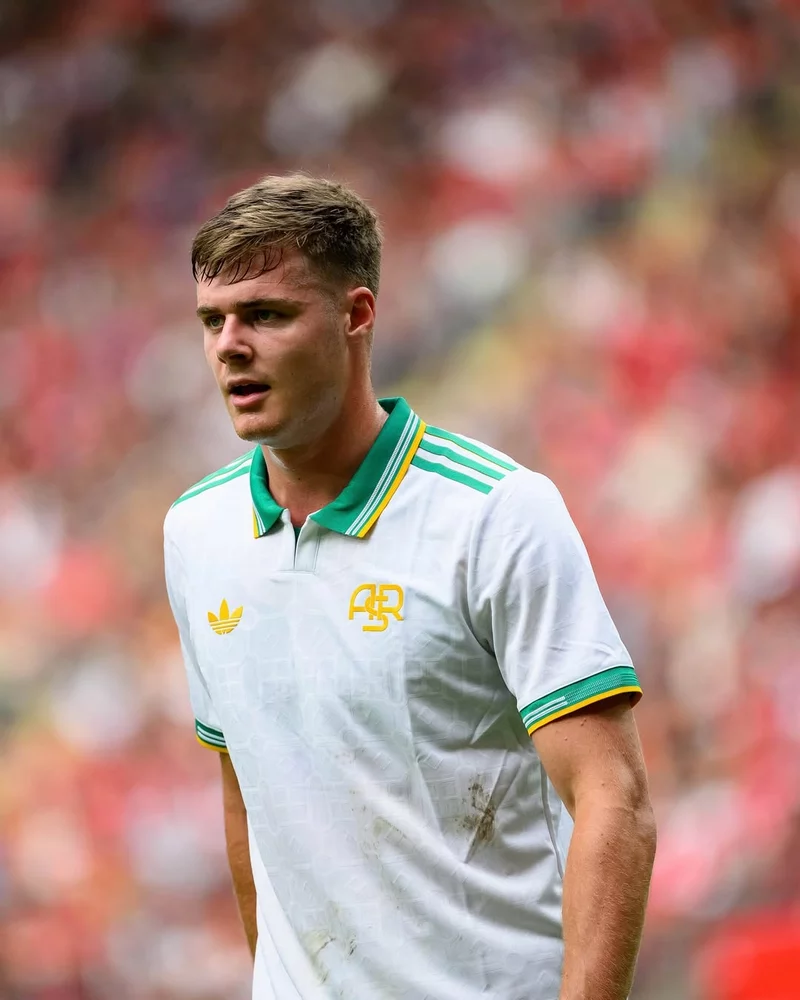 Hình ảnh cầu thủ Evan Ferguson 3