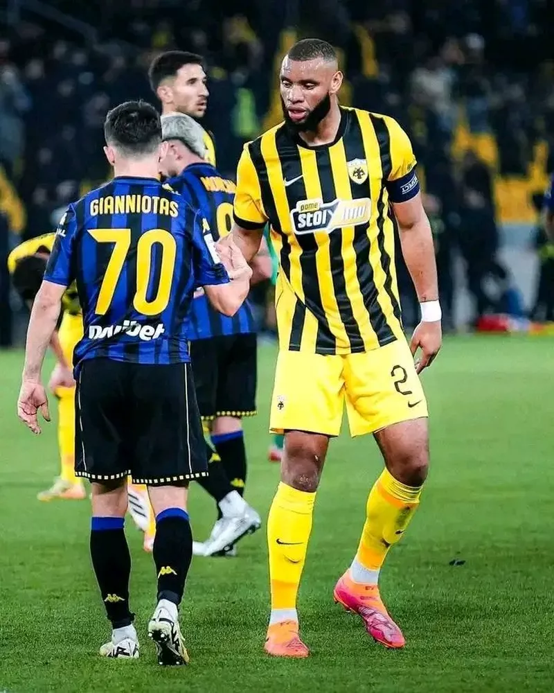 Hình ảnh cầu thủ Harold Moukoudi 2