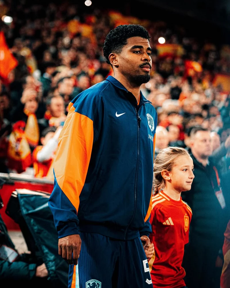 Hình ảnh cầu thủ Ian Maatsen 3