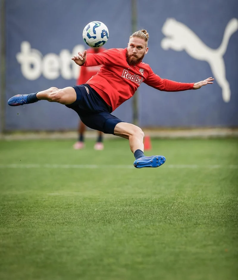 ảnh cầu thủ Isidro Pitta 2