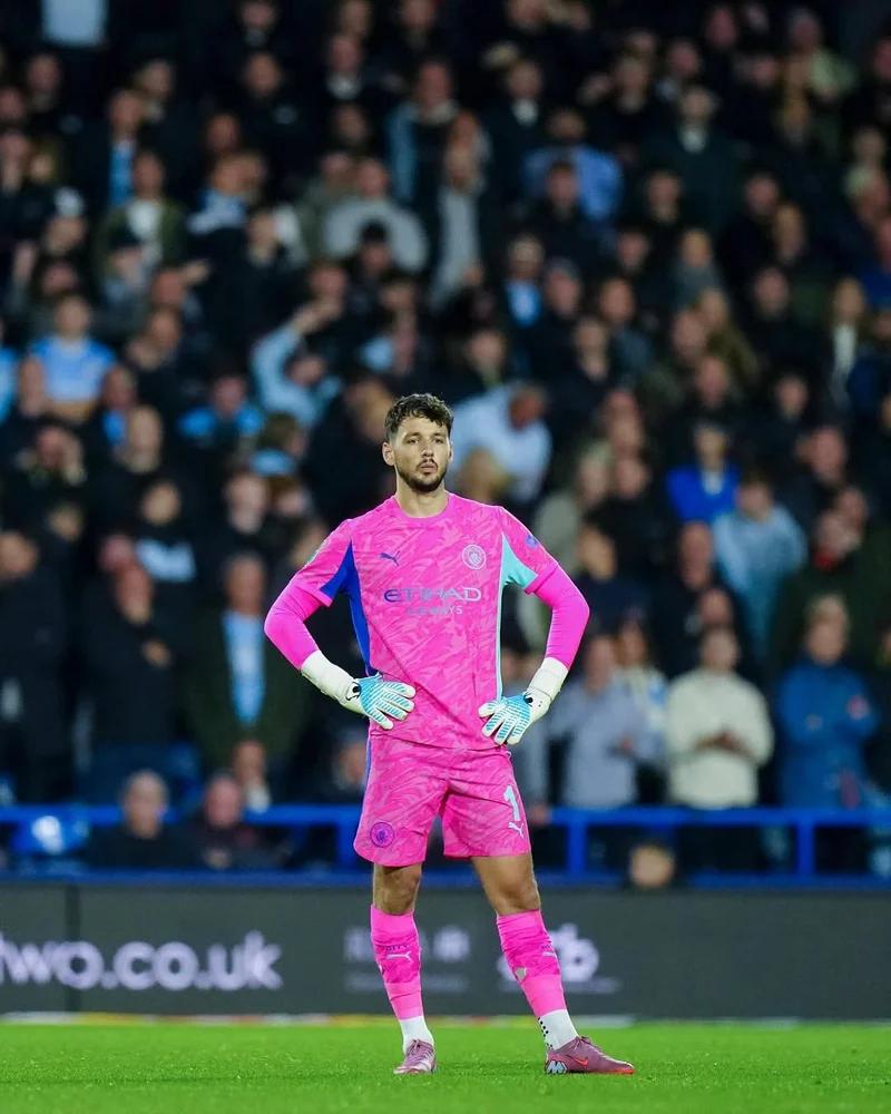 Hình ảnh cầu thủ James Trafford 4