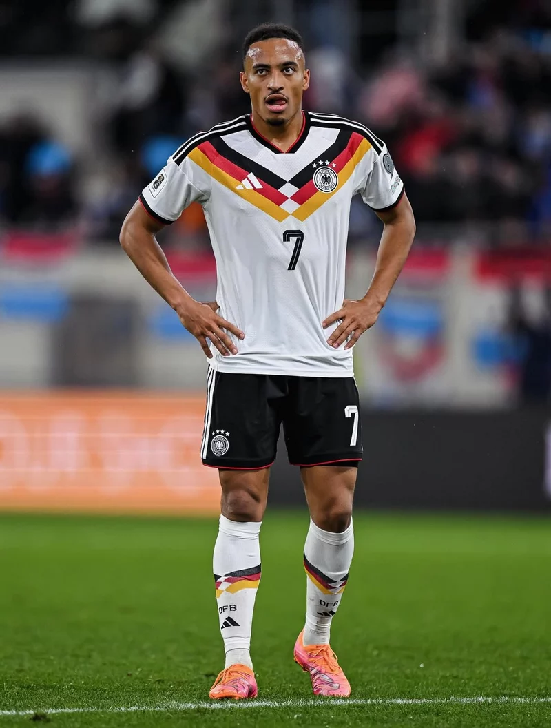 Hình ảnh cầu thủ Jamie Leweling 2