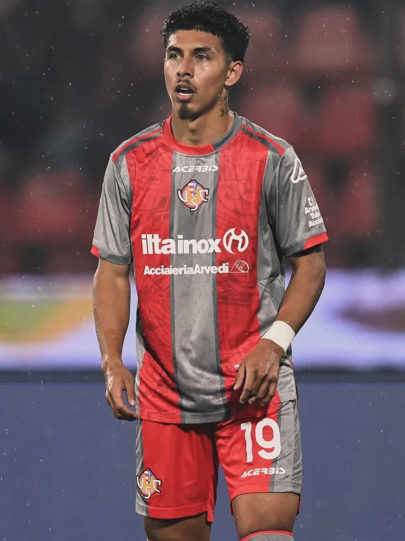 Hình ảnh cầu thủ Jeremy Sarmiento 1