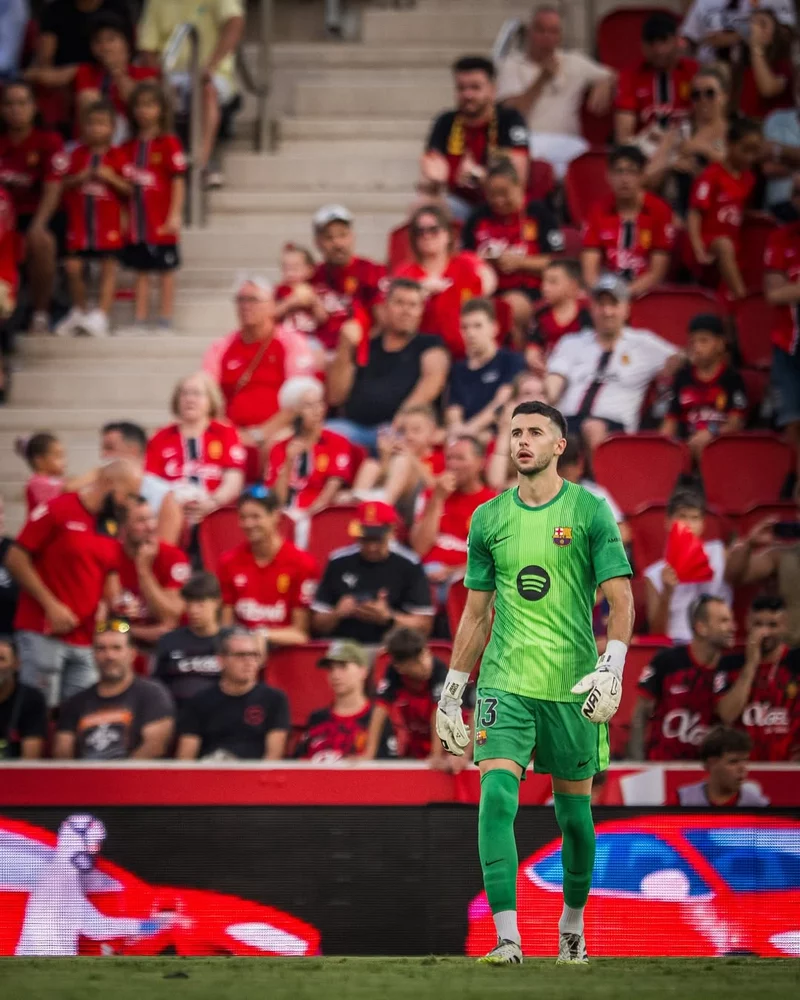 Hình ảnh cầu thủ Joan García 2