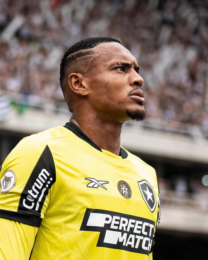 Tại sao MU từng nhắm John Victor trong kỳ chuyển nhượng?