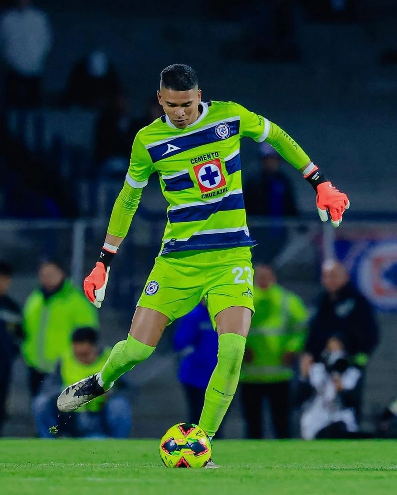 Hình ảnh cầu thủ Kevin Mier 4