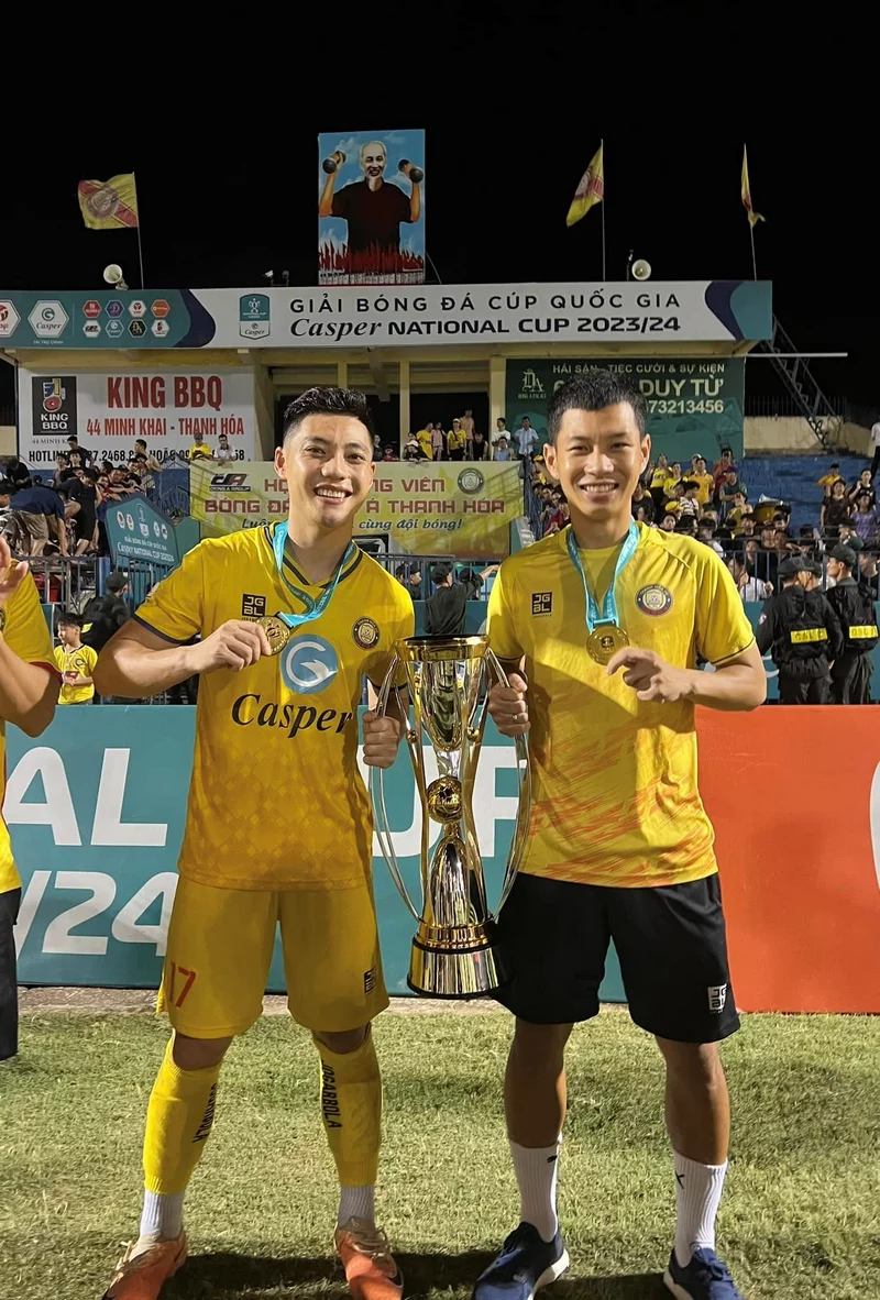 Hình ảnh cầu thủ Lâm Ti Phông 2