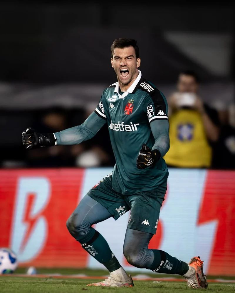 Hình ảnh cầu thủ Léo Jardim 2