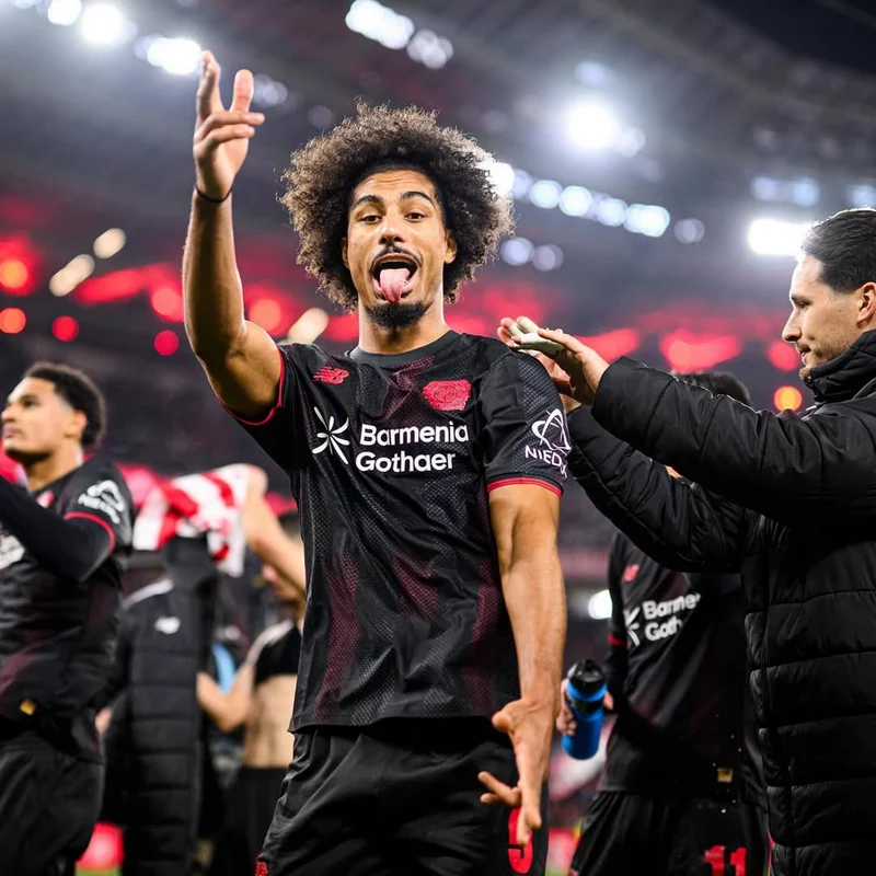 Hình ảnh cầu thủ Loïc Badé 1