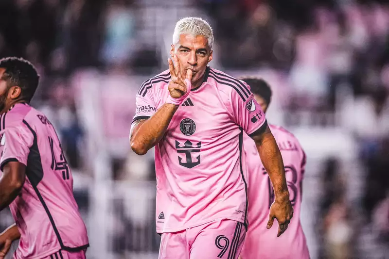 Hình ảnh cầu thủ Luis Suárez 1