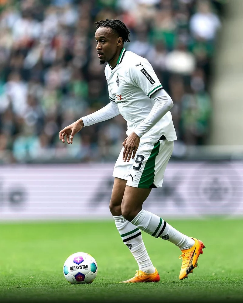 Hình ảnh cầu thủ Nathan Ngoumou 2