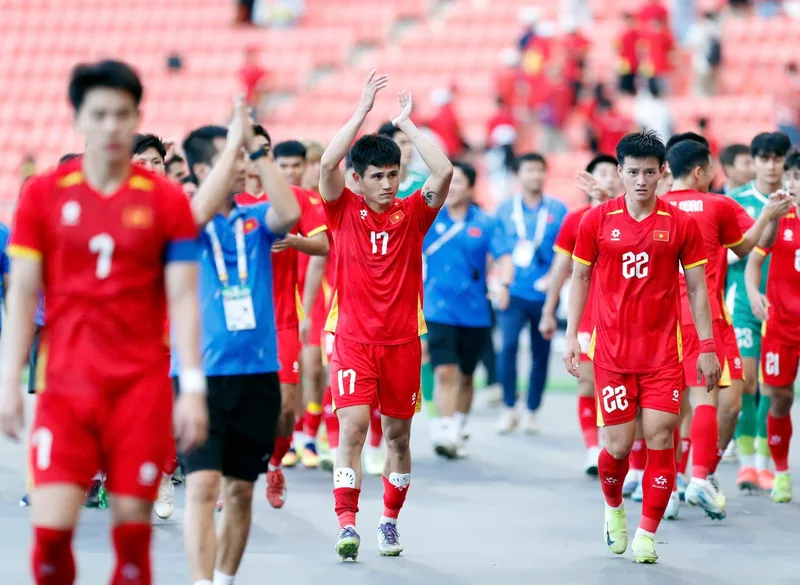 Hình ảnh cầu thủ Nguyễn Phi Hoàng 1