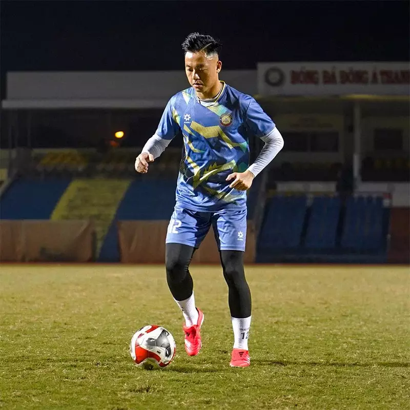 ảnh cầu thủ Nguyễn Thái Sơn 4