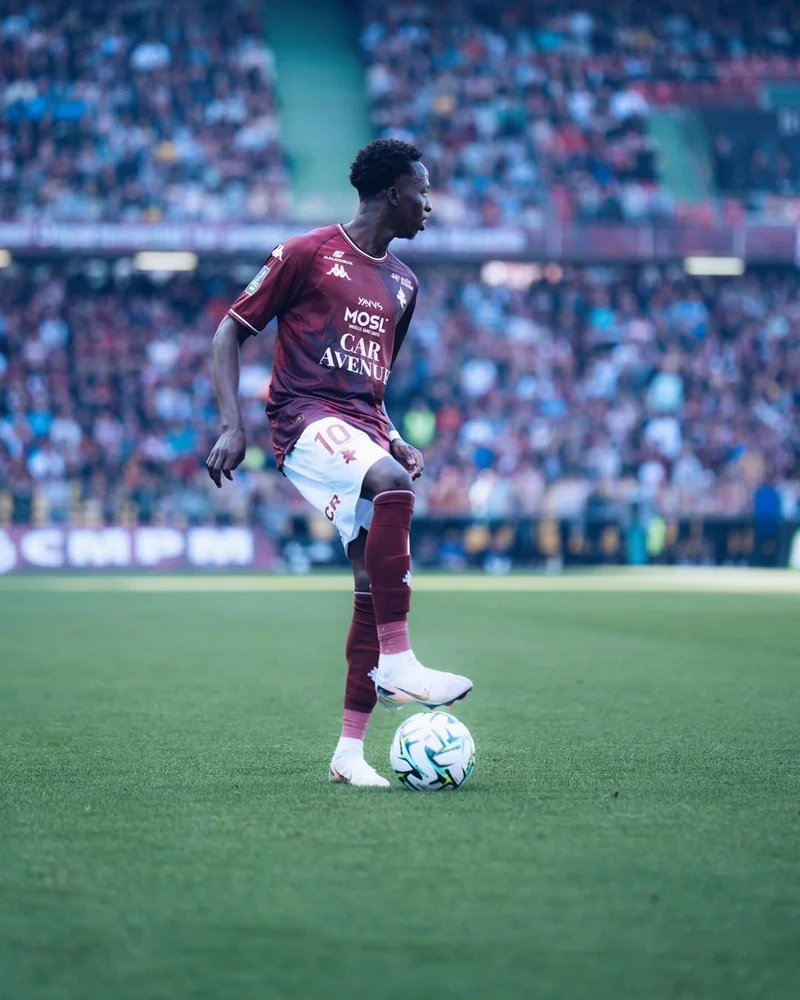 Hình ảnh cầu thủ Papa Amadou Diallo 1