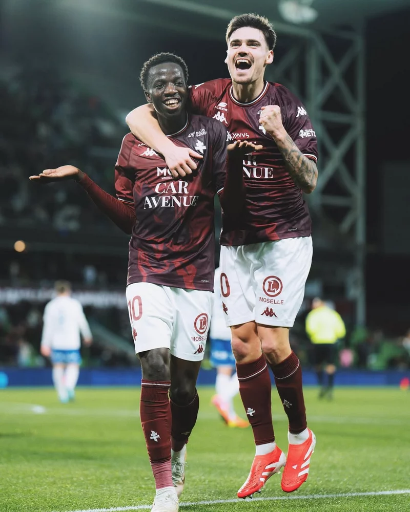 Hình ảnh cầu thủ Papa Amadou Diallo 4