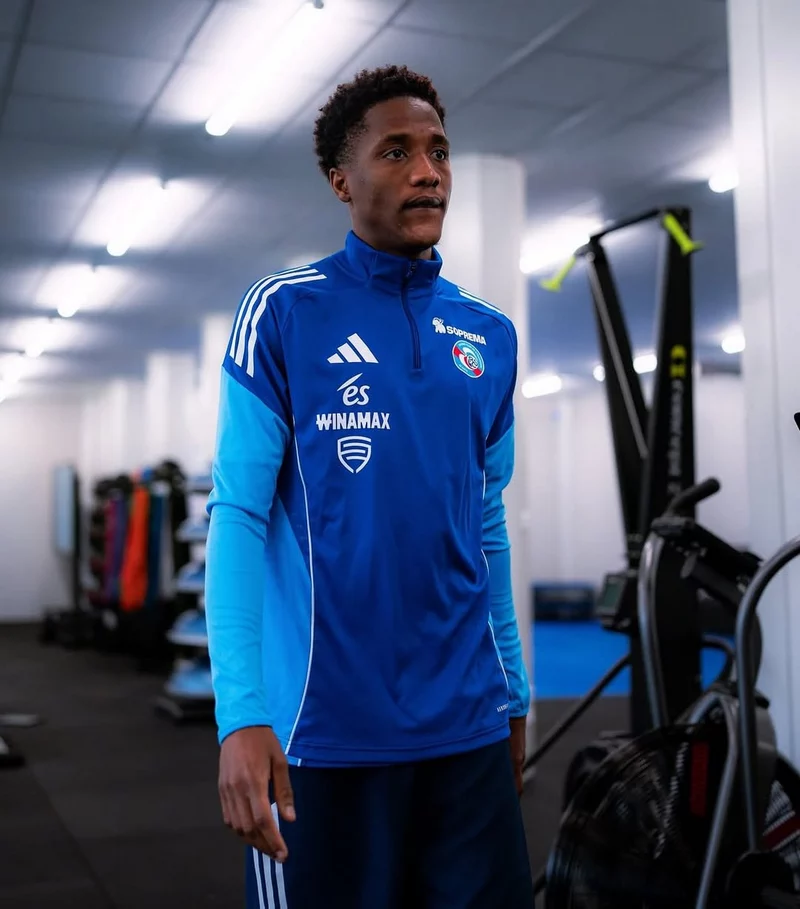 Hình ảnh cầu thủ Pape Demba Diop 4