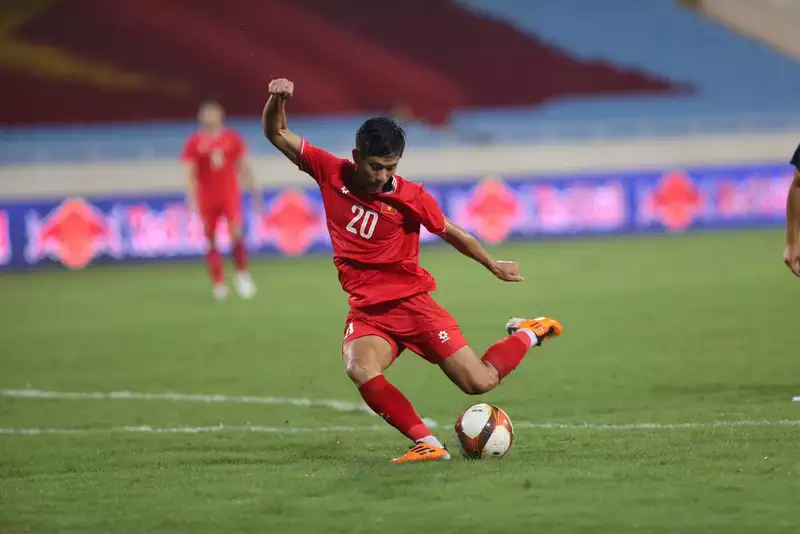 Hình ảnh cầu thủ Phan Văn Đức 2