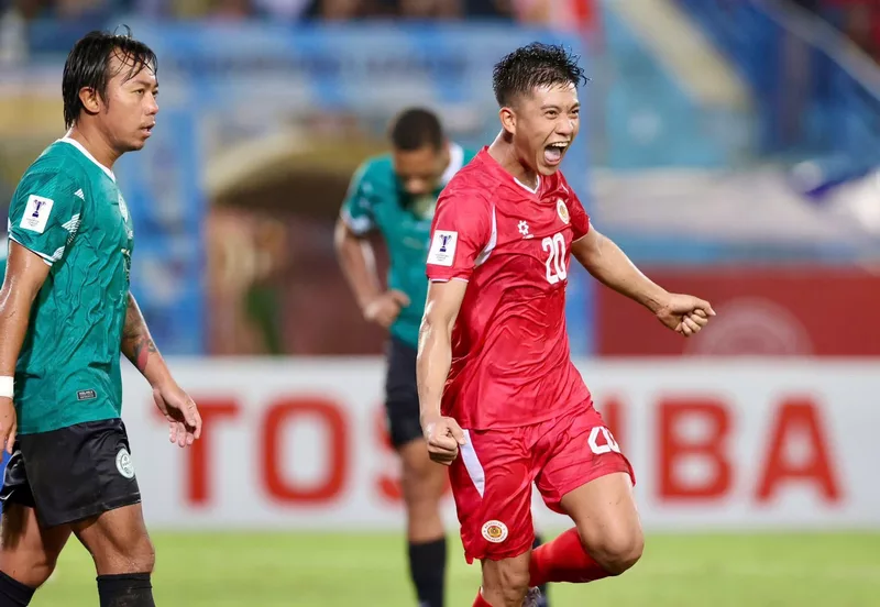 Hình ảnh cầu thủ Phan Văn Đức 4