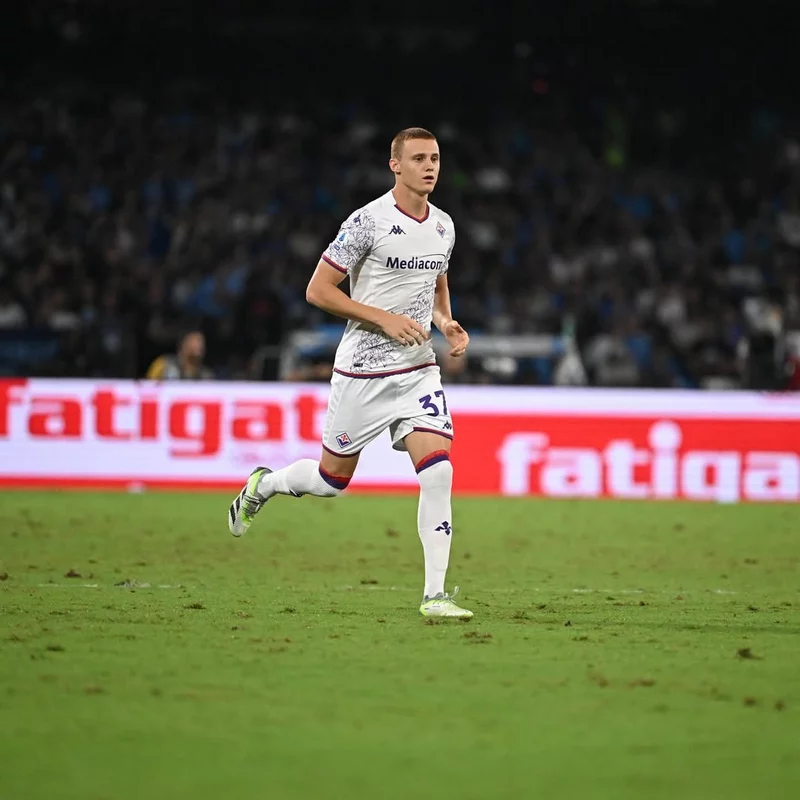 Hình ảnh cầu thủ Pietro Comuzzo 3