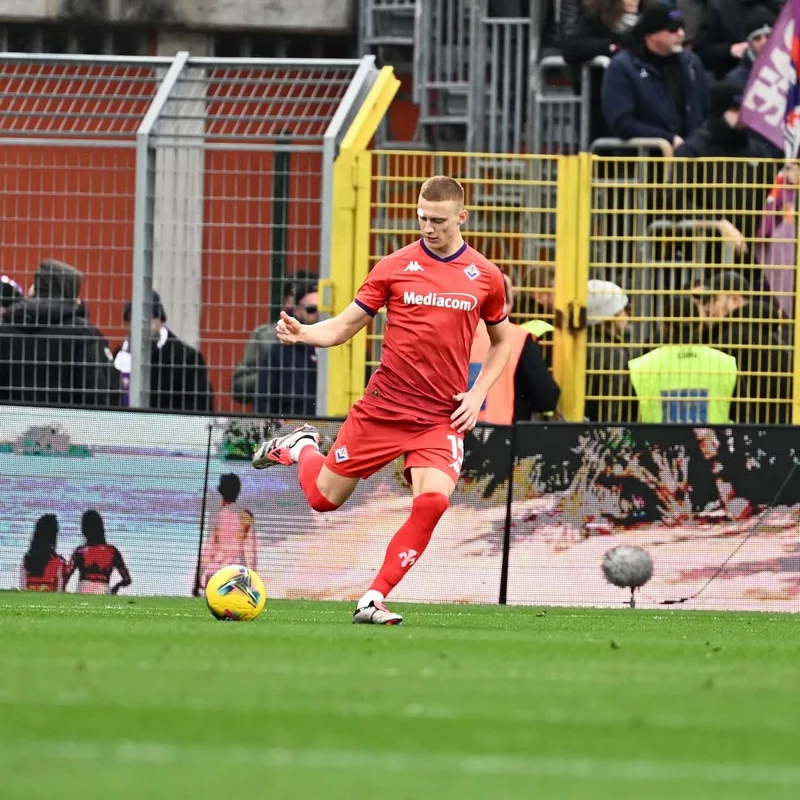 Hình ảnh cầu thủ Pietro Comuzzo 1