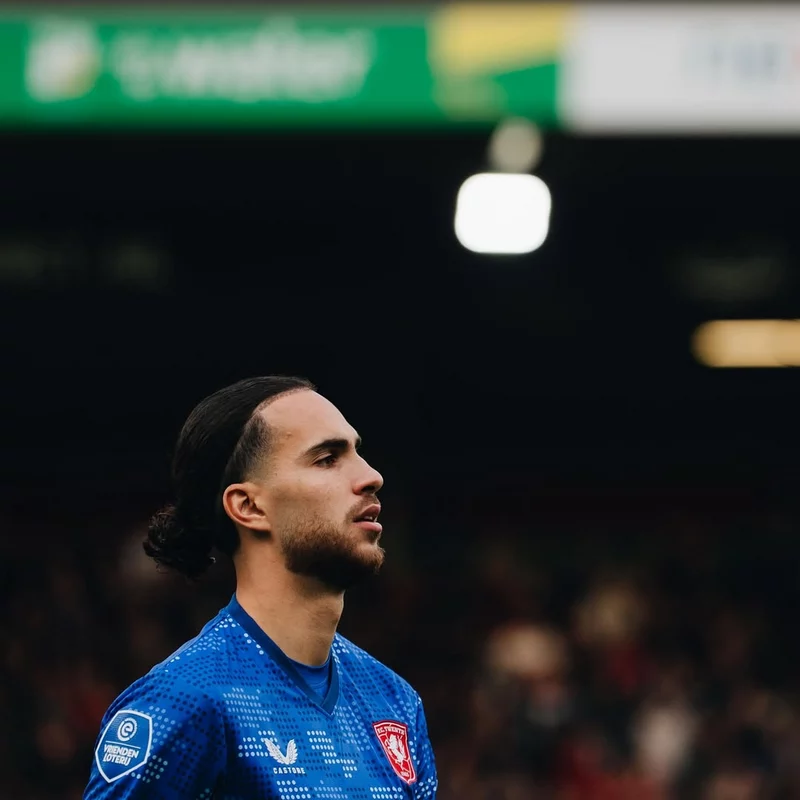 Ramiz Zerrouki: Cầu Thủ Tiền Vệ Trung Tâm Đầy Tiềm Năng Của Twente Và Algeria