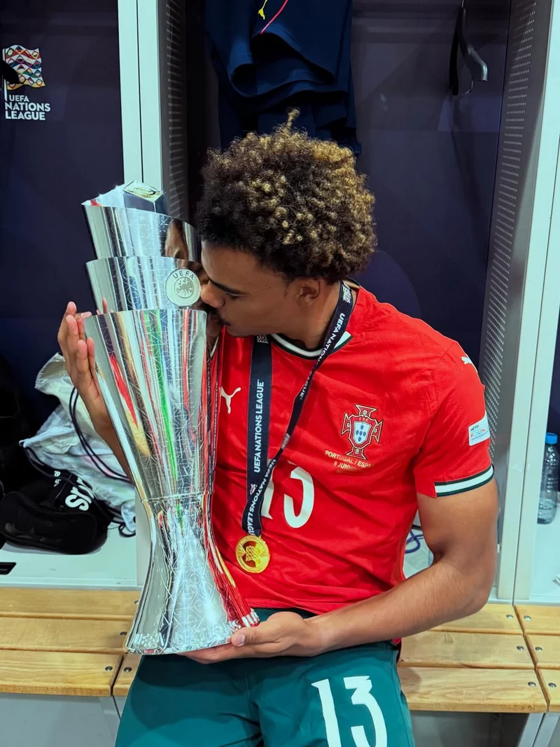 Hình ảnh cầu thủ Renato Veiga 1