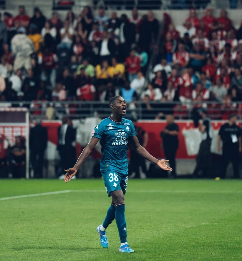 ảnh cầu thủ Sadibou Sané 3