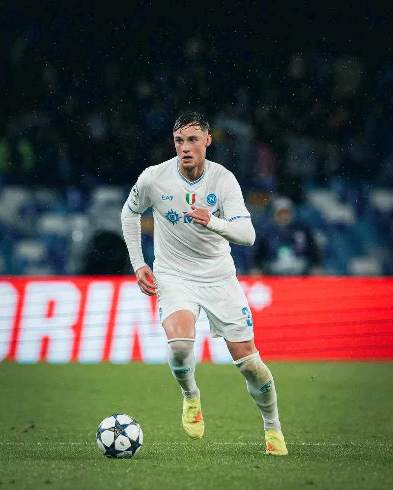 ảnh cầu thủ Sam Beukema 4