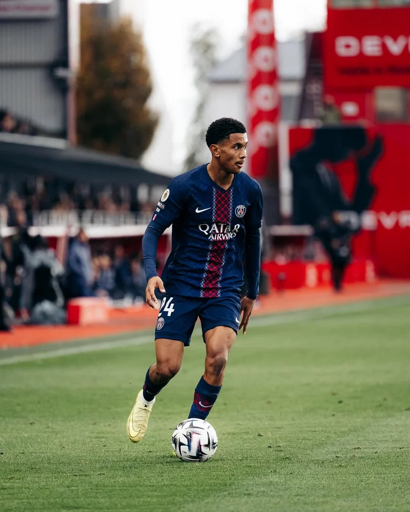 ảnh cầu thủ Senny Mayulu 4