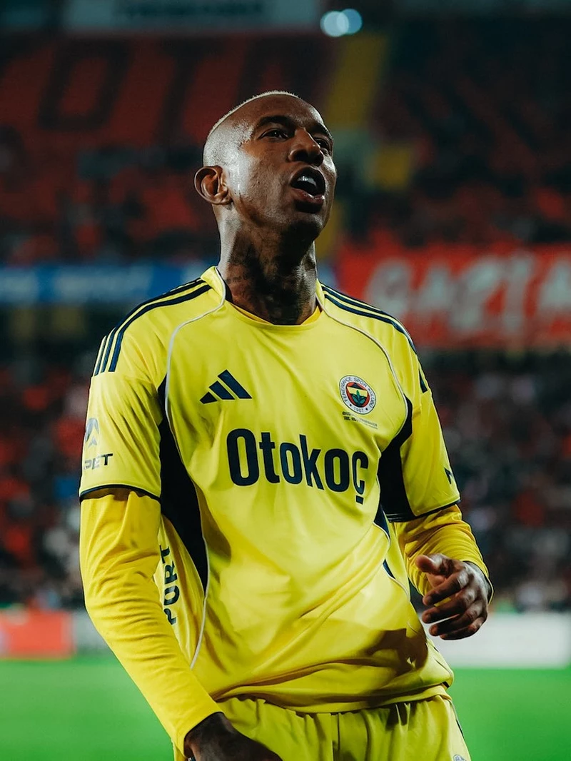 ảnh cầu thủ Talisca 4