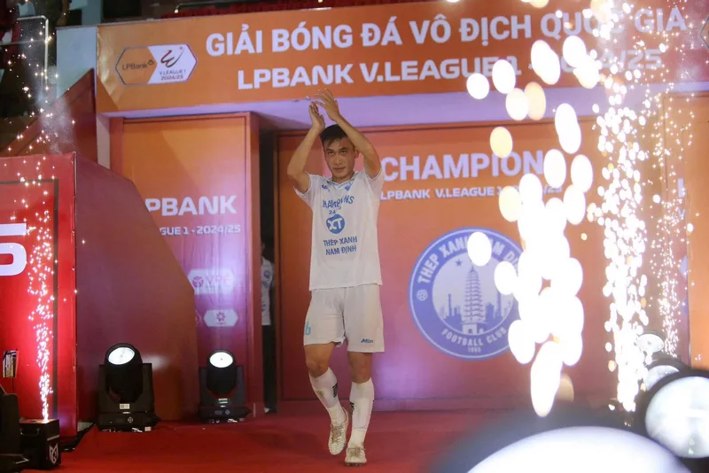 Hình ảnh cầu thủ Trần Văn Công 3