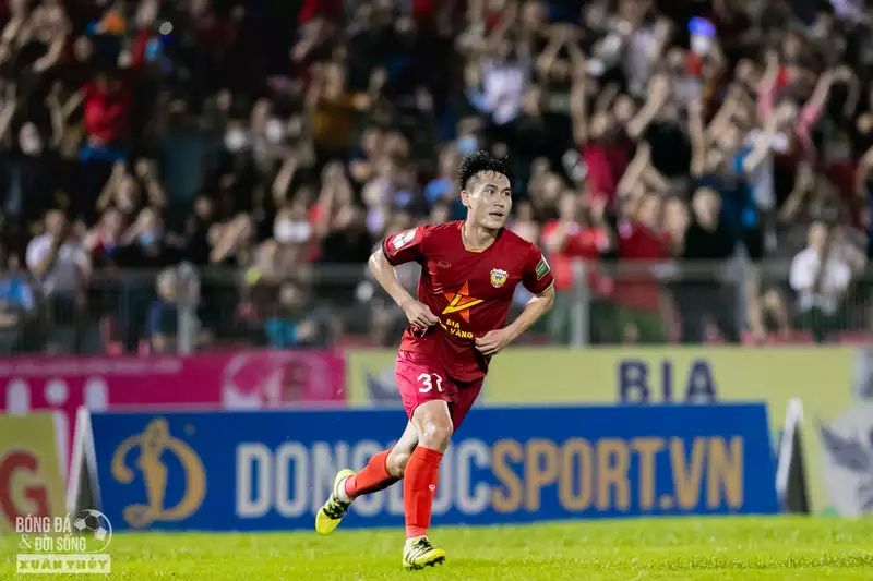 Hình ảnh cầu thủ Trần Văn Công 4