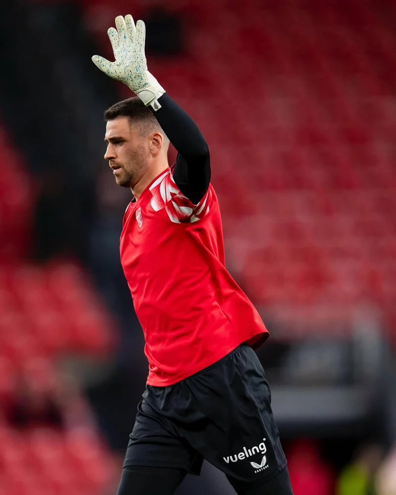 ảnh cầu thủ Unai Simón 4