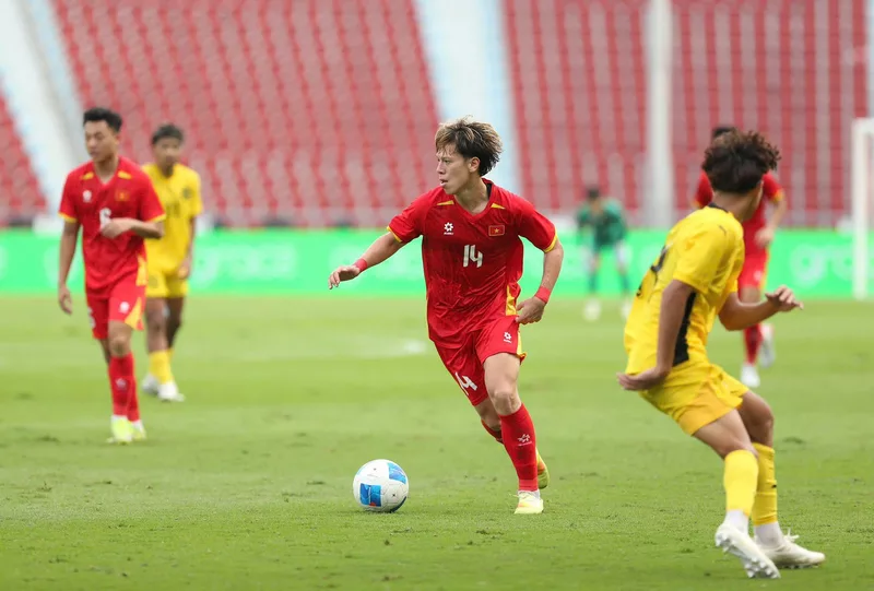 Hình ảnh cầu thủ Viktor Lê 4