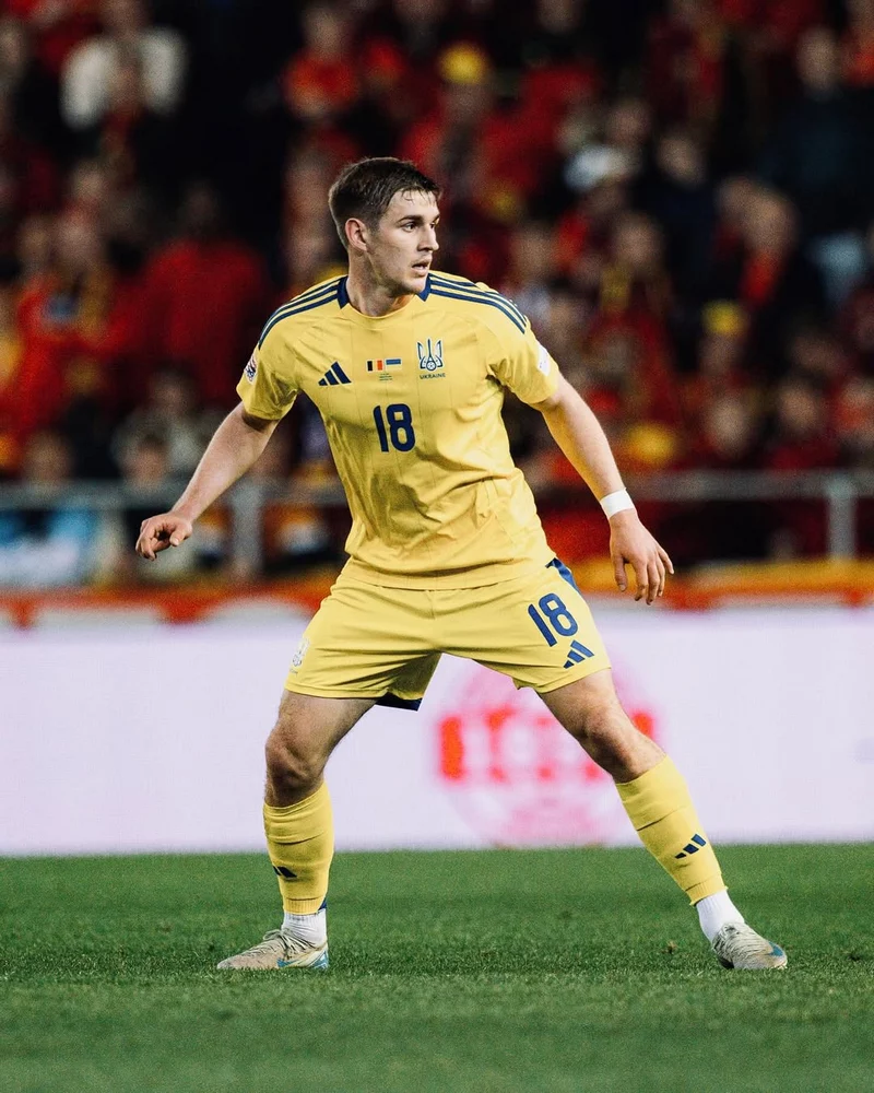 Hình ảnh cầu thủ Yegor Yarmolyuk 3