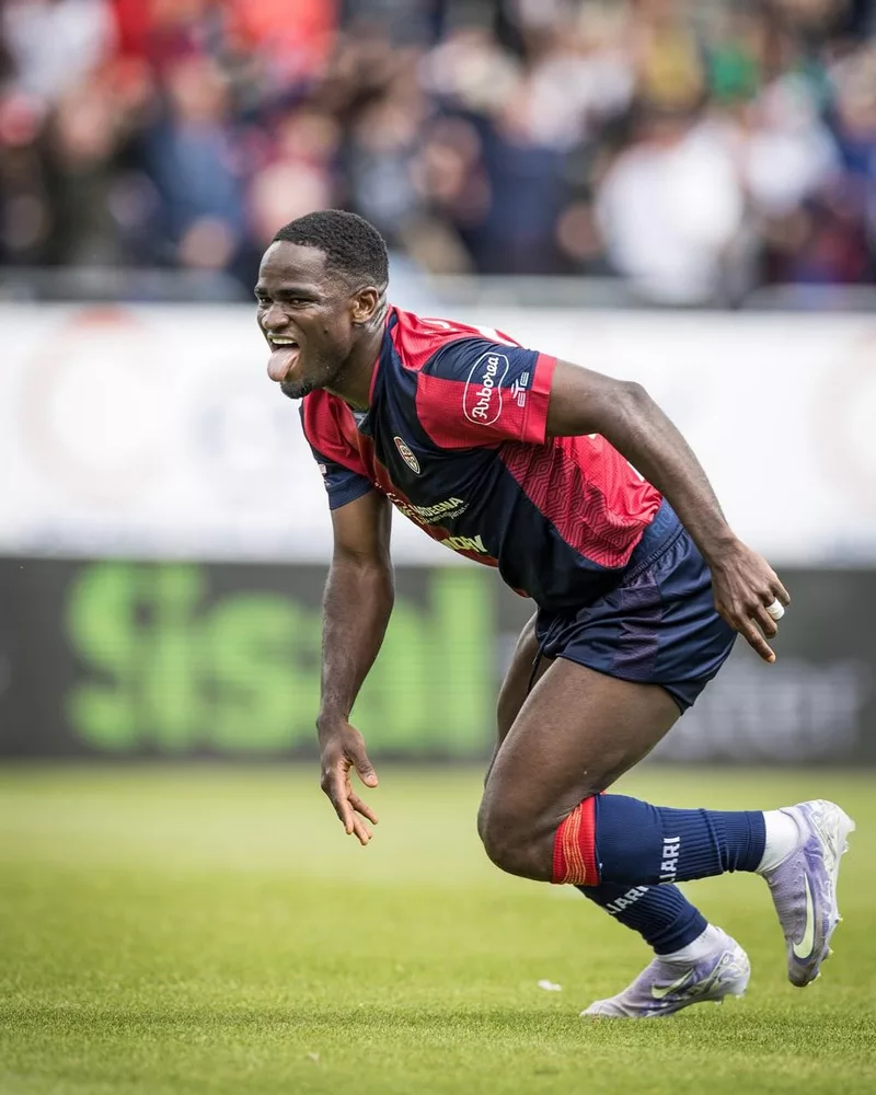 Hình ảnh cầu thủ Zito Luvumbo 1