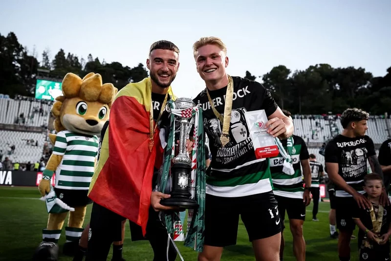 Hình ảnh cầu thủ Conrad Harder 2