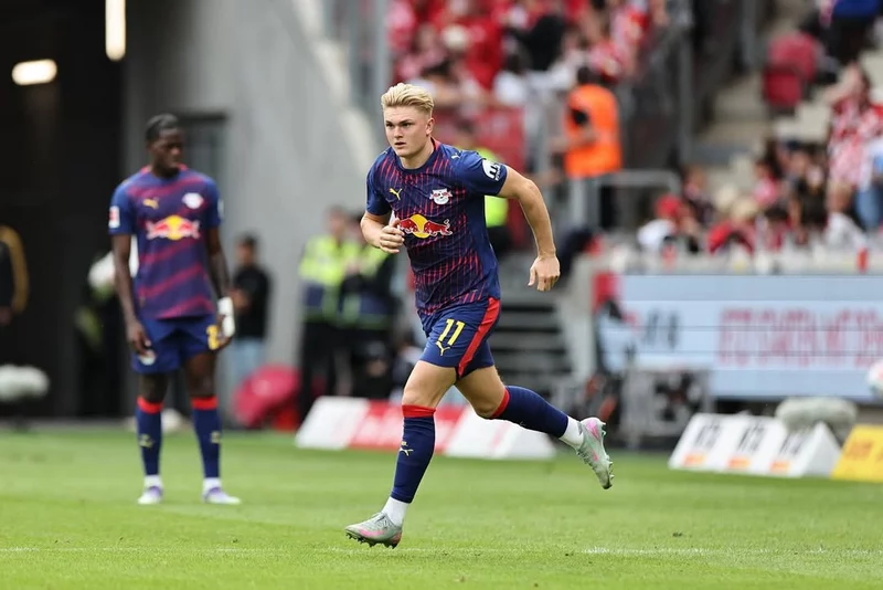 Hình ảnh cầu thủ Conrad Harder 3