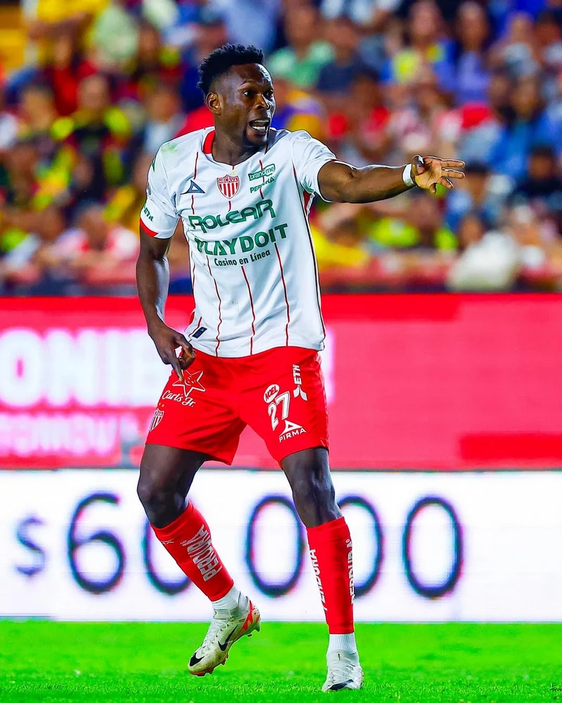 Hình ảnh cầu thủ Díber Cambindo 4