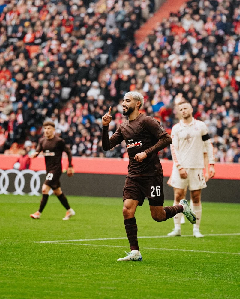 Hình ảnh cầu thủ Elias Saad 3