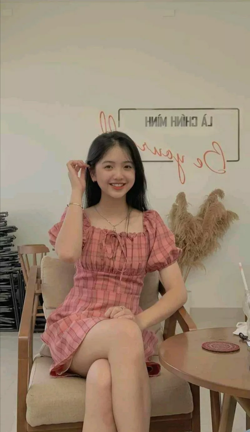 Gái xinh Việt Nam vẻ đẹp nhẹ nhàng đời thường