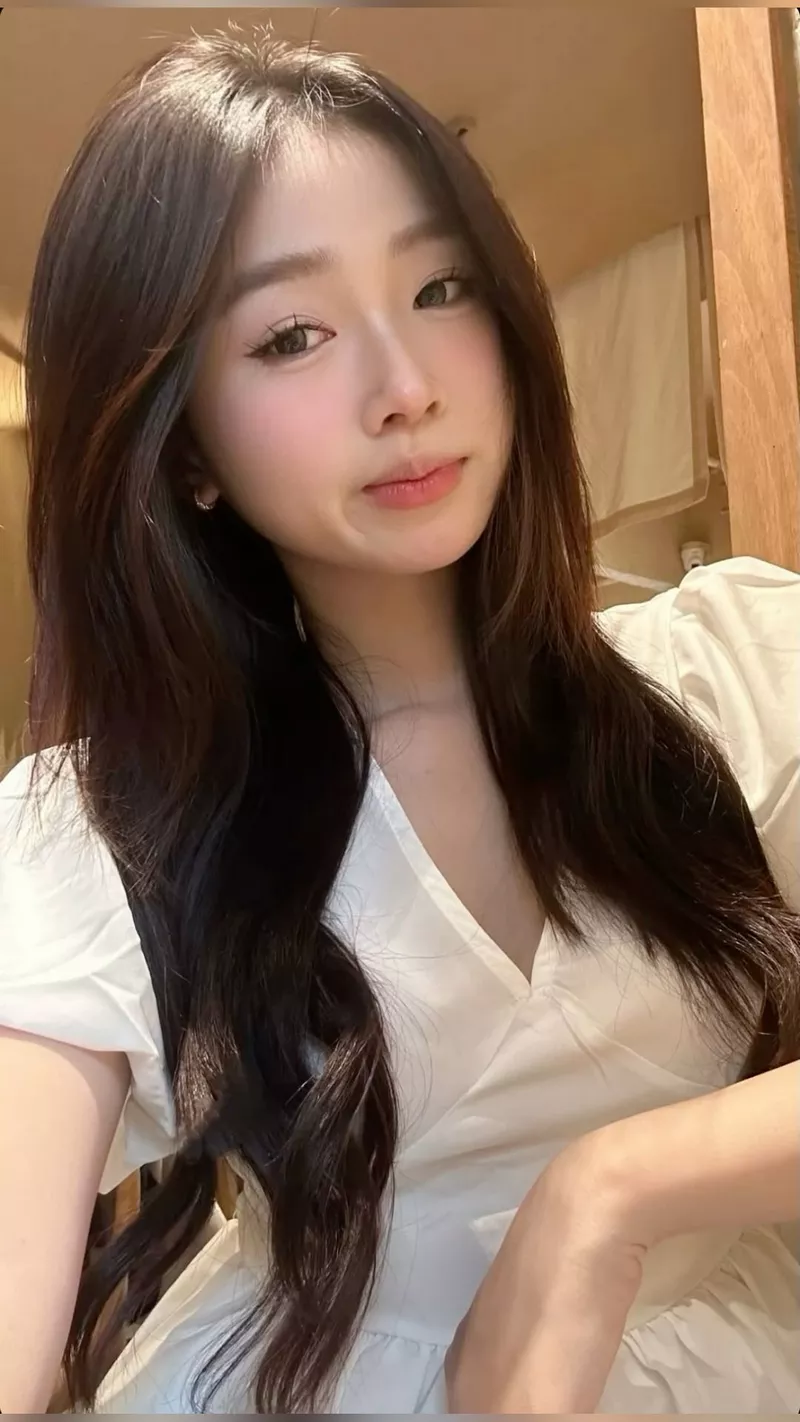 Gái xinh tạo dáng tự nhiên không gượng ép