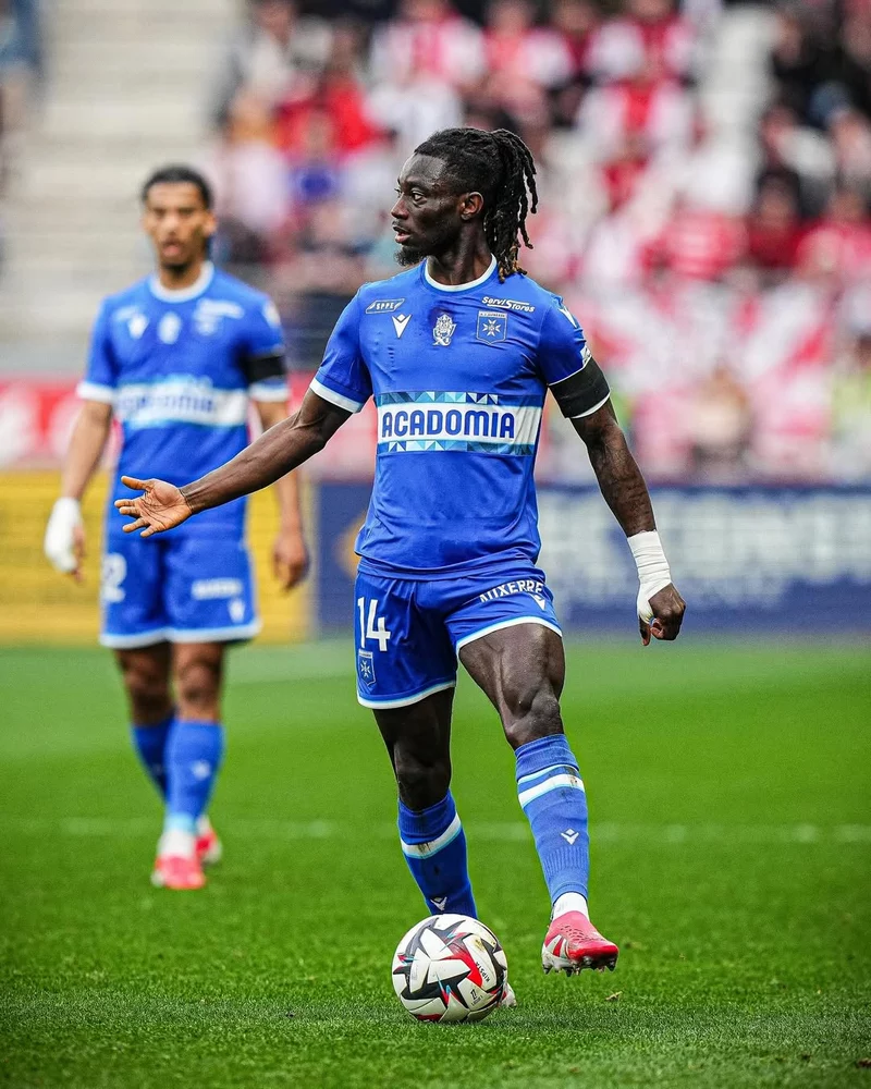 Hình ảnh cầu thủ Gideon Mensah 2