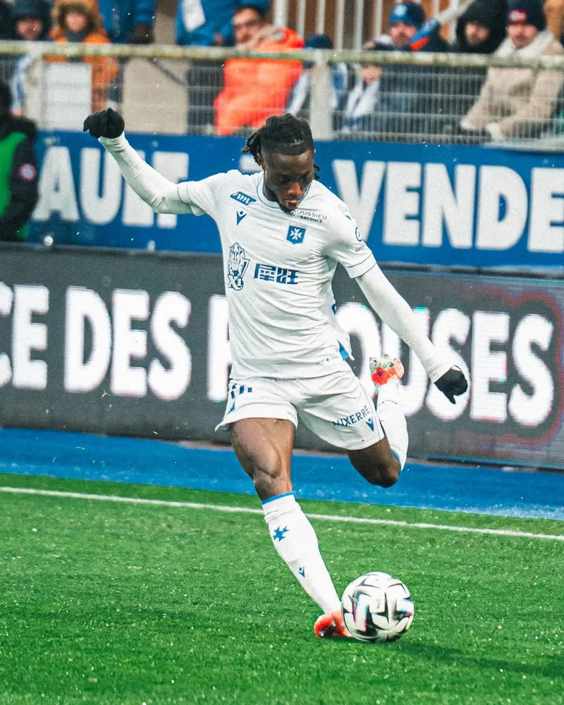 Hình ảnh cầu thủ Gideon Mensah 4