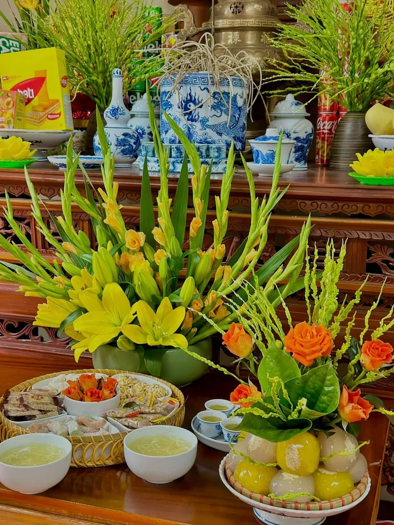 Gợi ý trang trí bàn thờ ngày Tết tiết kiệm chi phí