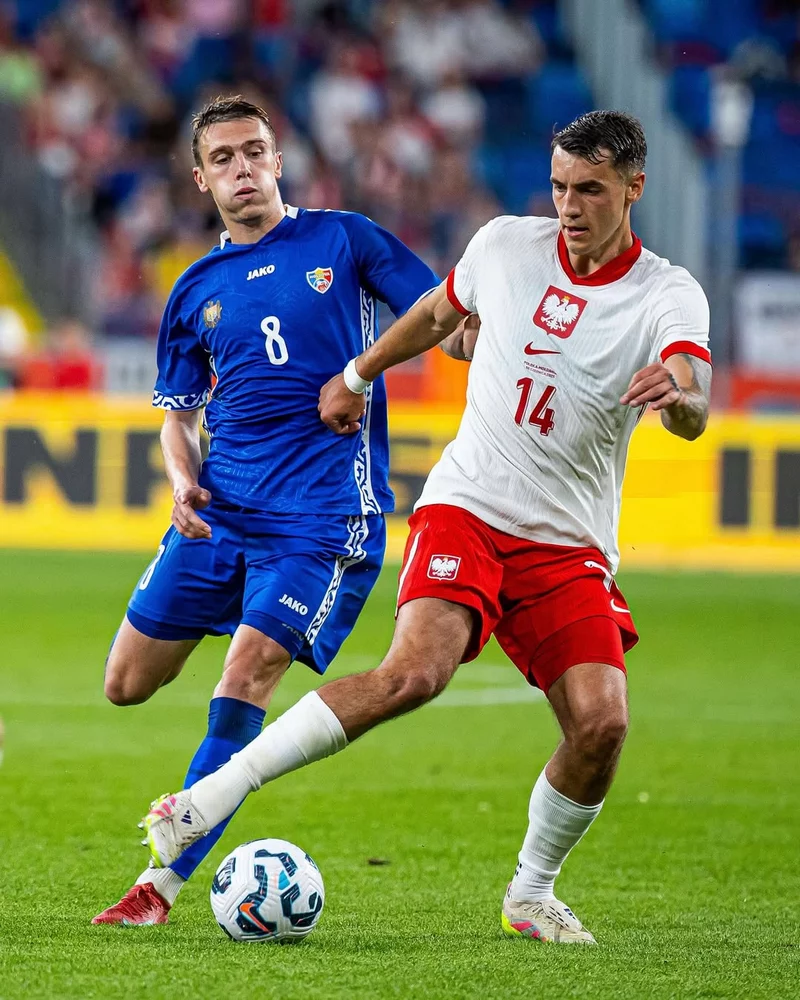 Hình ảnh cầu thủ Jakub Kiwior 4